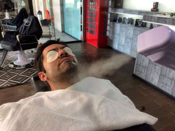 Spa de barba con vapor y limpieza facial